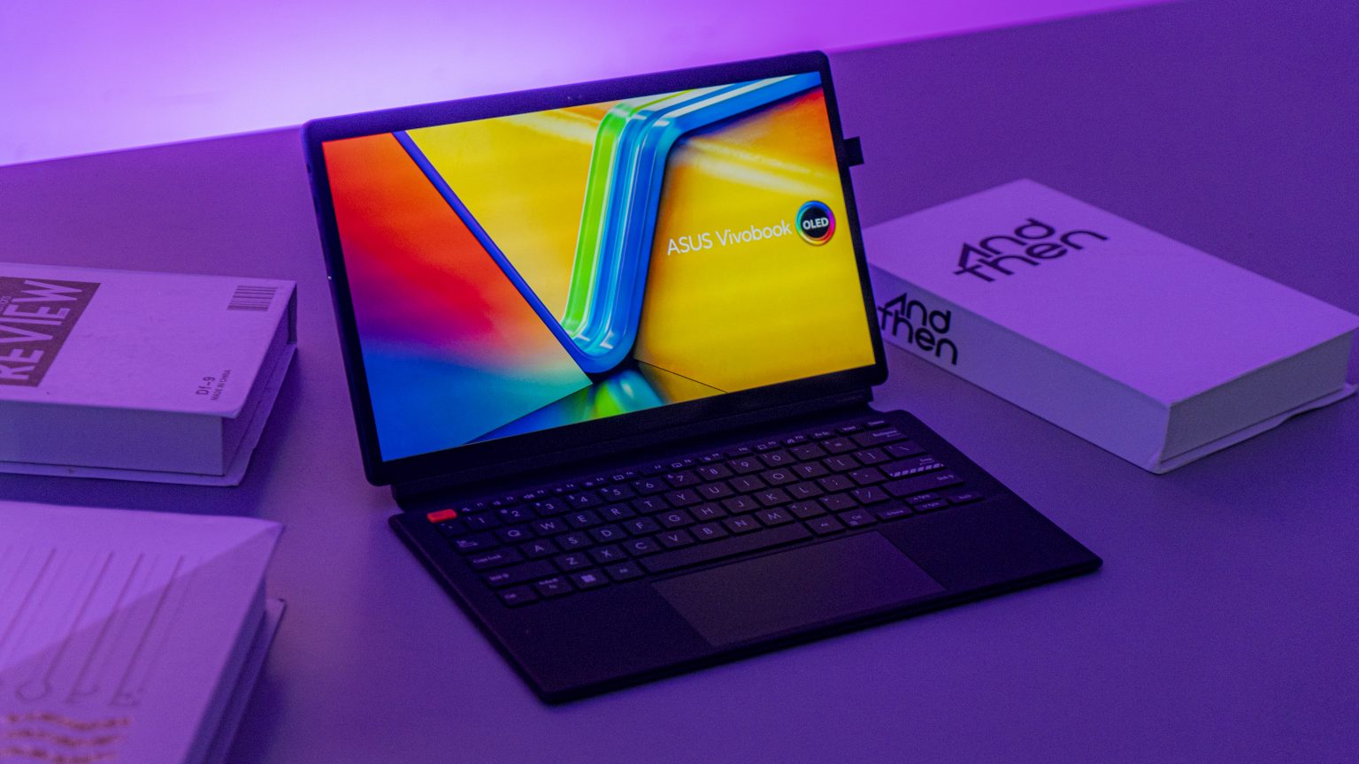 Trên tay ASUS Vivobook Slate 13 OLED – chiếc laptop lai máy tính bảng cho học sinh