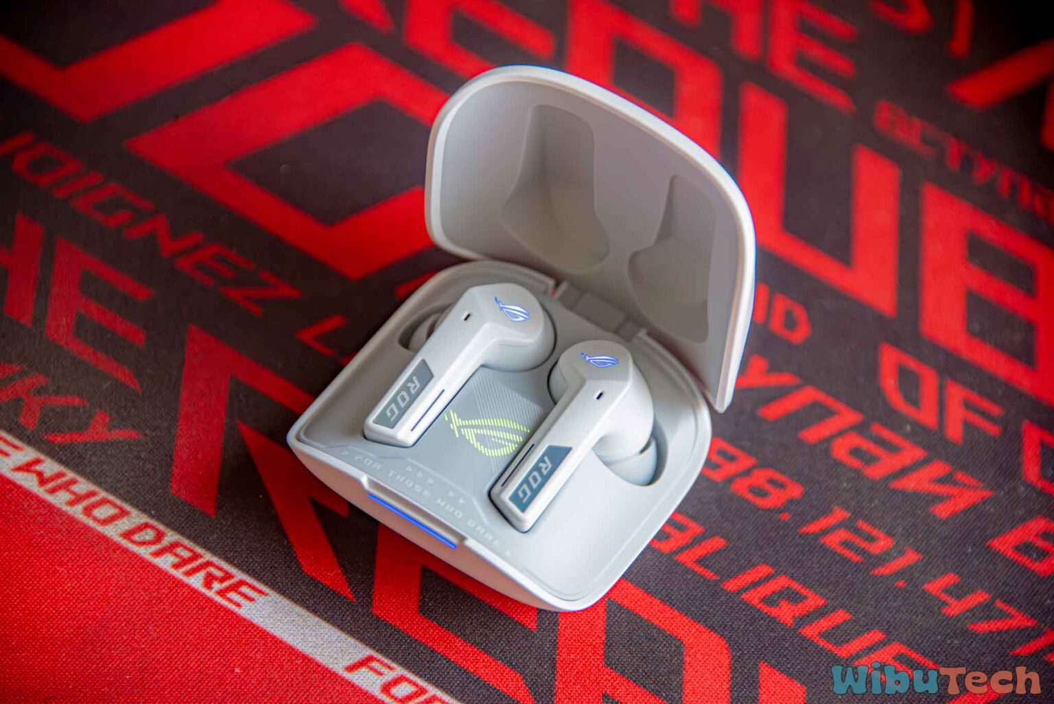 Trên tay ROG Cetra True Wireless SpeedNova – game thủ mobile nên mua em này