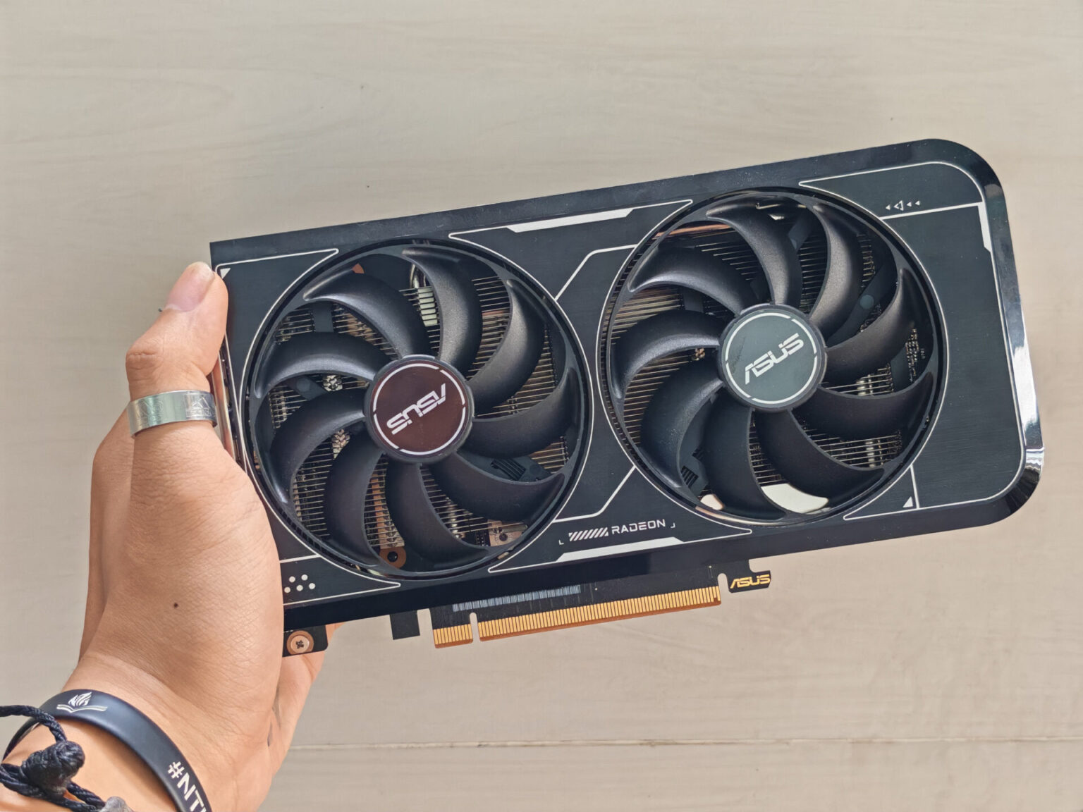 Trên Tay và Đánh Giá ASUS RX 6600 Dual: Thiết Kế Tối Giản, Hiệu Năng Ấn Tượng